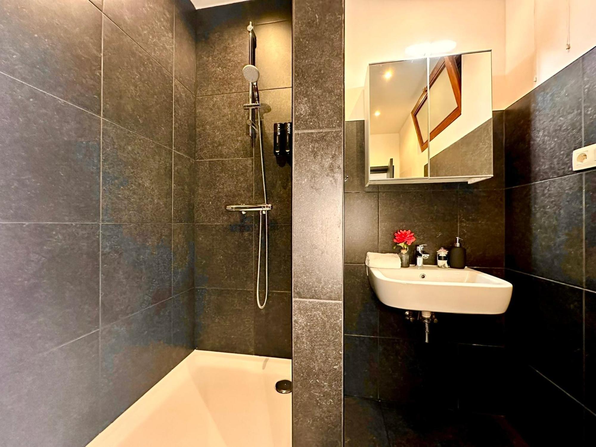 Luxury Suites Centrum By Rikas Hotels Antwerpen Ngoại thất bức ảnh